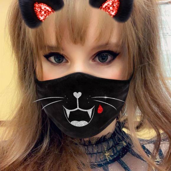 Poshmark profile picture for @mediocre